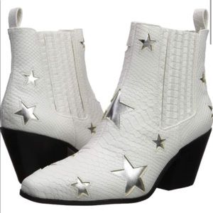 NWOT Betsey Johnson white star cowboy boots